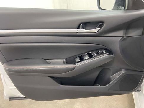 New 2025 Nissan Altima 2.5 SR w/ SR Premium Package image 10