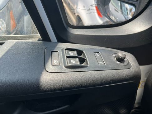 Used 2025 RAM ProMaster 2500 w/ Convenience Group FWD image 24