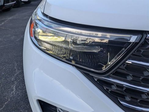 Used 2024 Ford Explorer XLT w/ Equipment Group 202A image 10