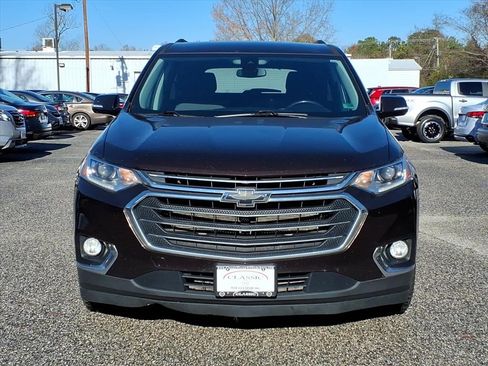 Used 2020 Chevrolet Traverse LT image 2