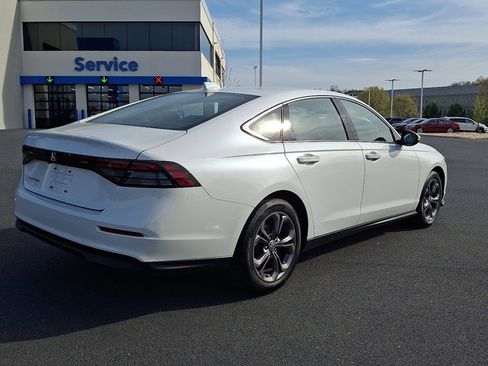 Certified 2023 Honda Accord EX image 6