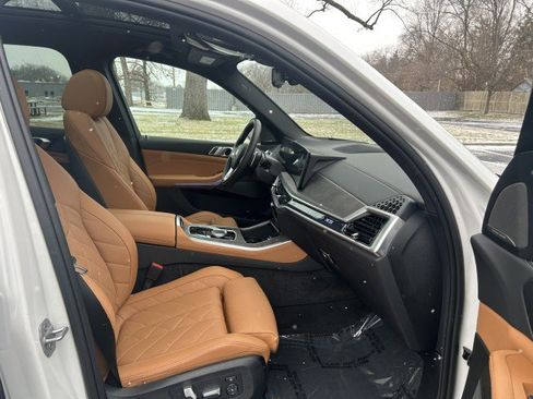 Used 2024 BMW X5 xDrive40i w/ Premium Package image 28