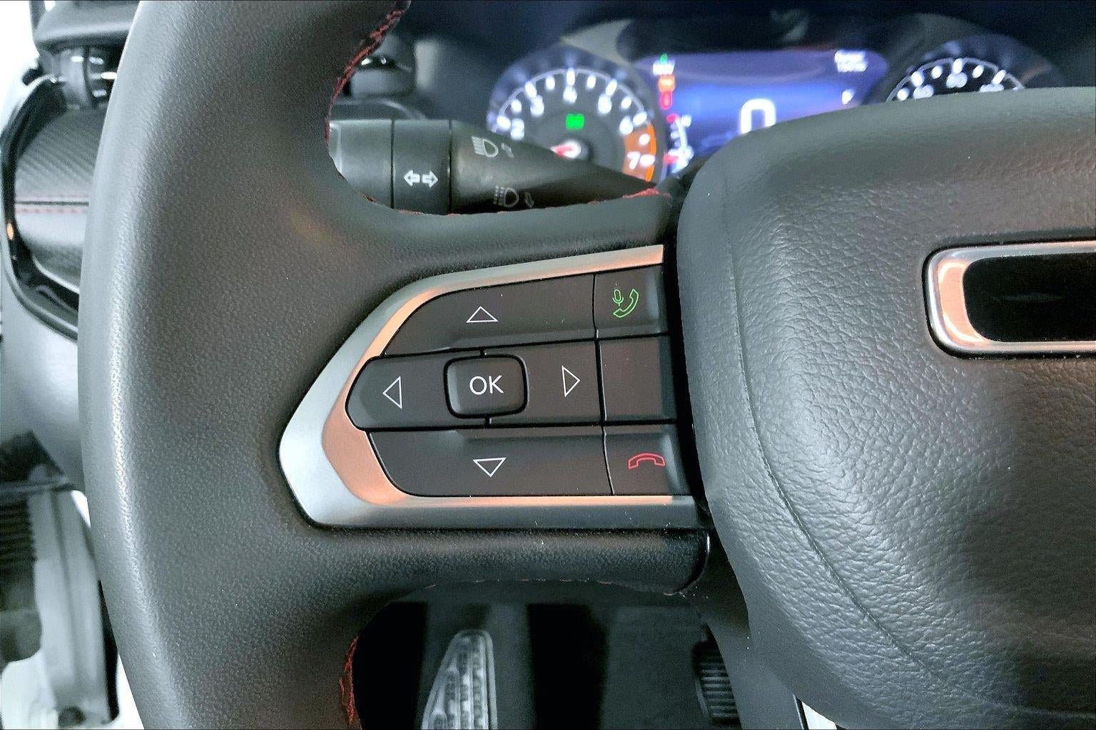 Used 2025 Jeep Compass Trailhawk AWD/4WD image 18