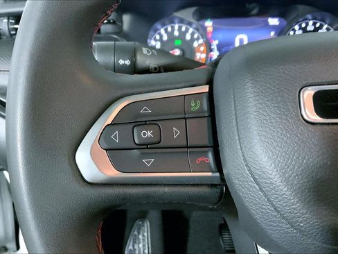 Used 2025 Jeep Compass Trailhawk AWD/4WD image 18