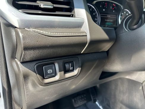 Used 2019 GMC Acadia SLT FWD image 17