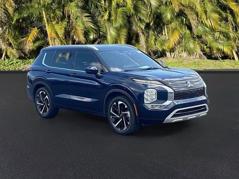 Used 2022 Mitsubishi Outlander SEL FWD image 2