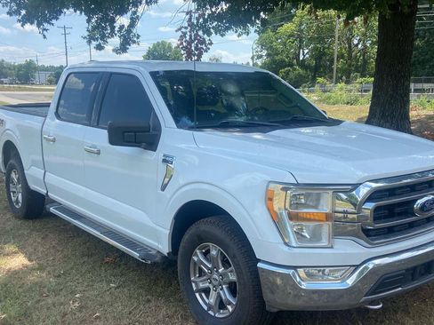 Used 2021 Ford F150 XLT w/ Equipment Group 301A Mid AWD/4WD image 10