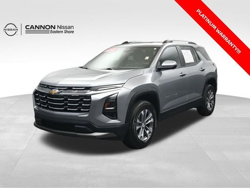 Used 2025 Chevrolet Equinox LT w/ Convenience Package II FWD image 1