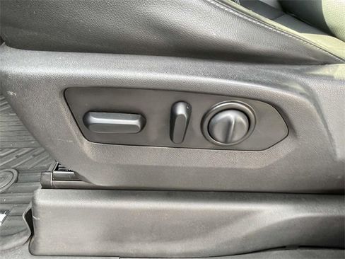 Used 2020 Chevrolet Silverado 1500 LTZ image 16