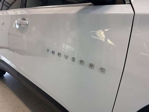 Used 2022 Chevrolet Traverse LT AWD/4WD image 9