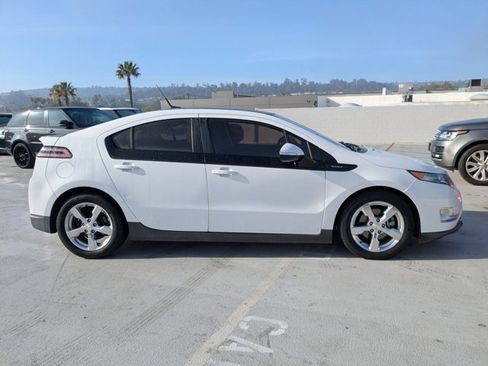Used 2014 Chevrolet Volt Premium w/ Premium Trim Package image 4
