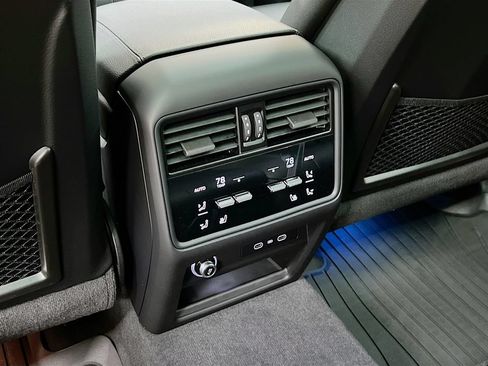 New 2026 Porsche Cayenne AWD/4WD image 27