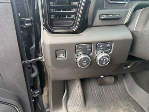 Used 2025 GMC Sierra 2500 AT4 w/ AT4 Premium Plus Package AWD/4WD image 13