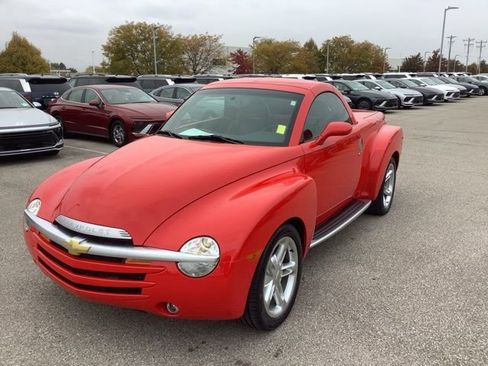 Used 2003 Chevrolet SSR w/ Preferred Equipment Group image 1
