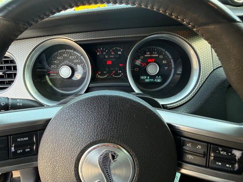 Used 2010 Ford Mustang Shelby GT500 RWD image 9