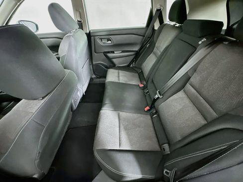 Used 2025 Nissan Rogue SV FWD image 27