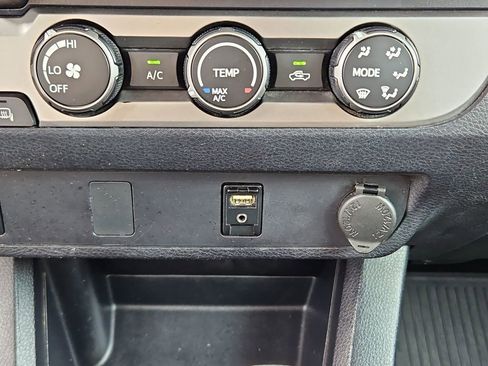 Used 2019 Toyota Tacoma SR5 image 18