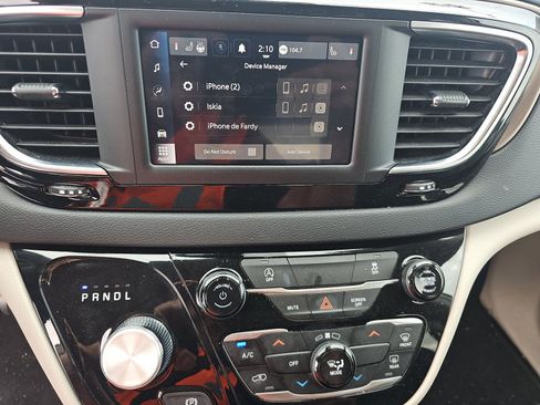 Used 2023 Chrysler Voyager LX FWD image 14