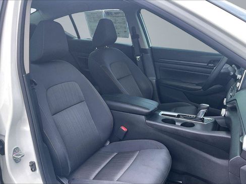 Certified 2025 Nissan Altima 2.5 S FWD image 8