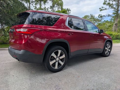 Used 2018 Chevrolet Traverse LT FWD image 9