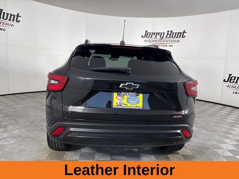 Used 2025 Chevrolet Trax RS w/ Driver Confidence Package image 6