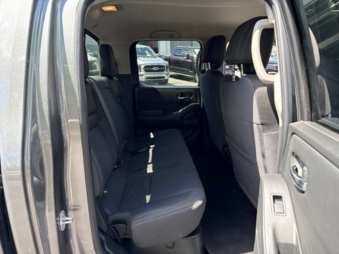 Used 2023 Nissan Frontier SV w/ SV Convenience Package AWD/4WD image 9