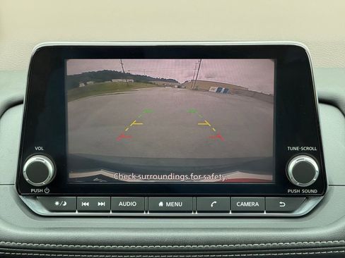 Used 2021 Nissan Rogue S AWD/4WD image 11