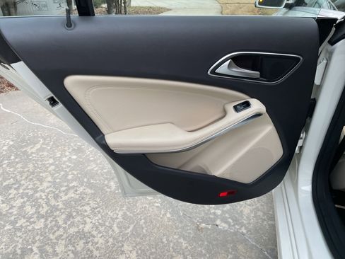 Used 2018 Mercedes-Benz CLA 250 image 36