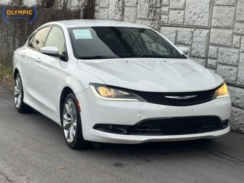 Used 2015 Chrysler 200 S image 3