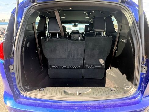Used 2018 Chrysler Pacifica Limited FWD image 6