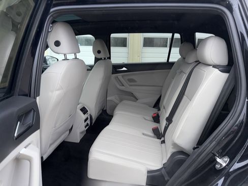 Used 2023 Volkswagen Tiguan SE R-Line image 16