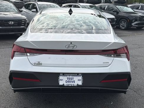 New 2026 Hyundai Elantra Hybrid FWD image 7