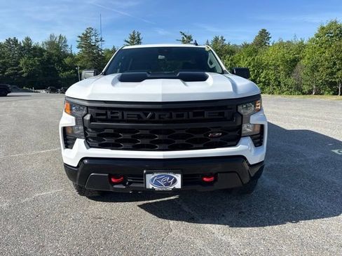 Used 2024 Chevrolet Silverado 1500 Custom Trail Boss AWD/4WD image 2
