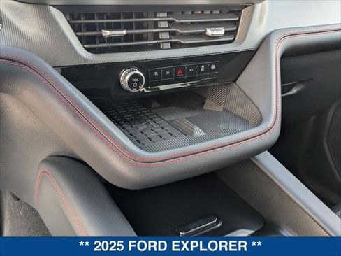 Used 2025 Ford Explorer ST-Line w/ Premium Package image 17