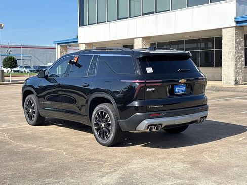 New 2026 Chevrolet Traverse LT w/ Sun and Wheel Package FWD image 16