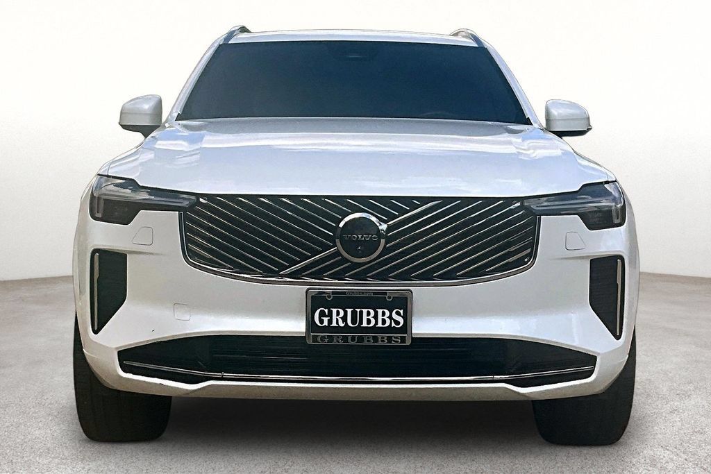 Certified 2026 Volvo XC90 B6 Plus AWD/4WD image 4