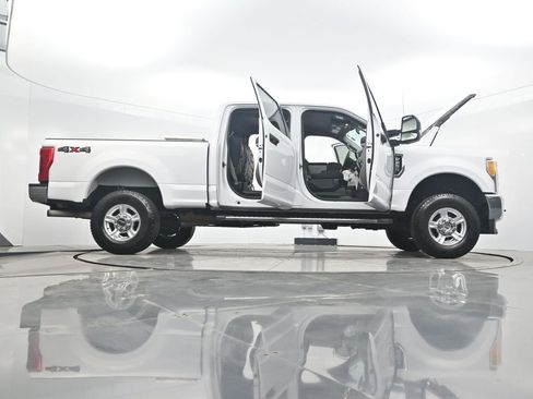 Used 2017 Ford F250 XLT image 42