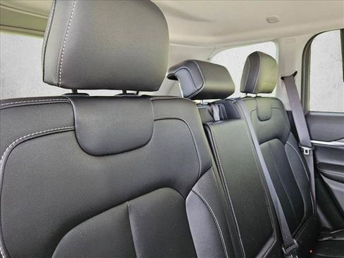 Used 2023 Jeep Grand Cherokee Limited AWD/4WD image 17