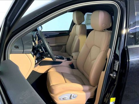 New 2026 Porsche Macan image 5