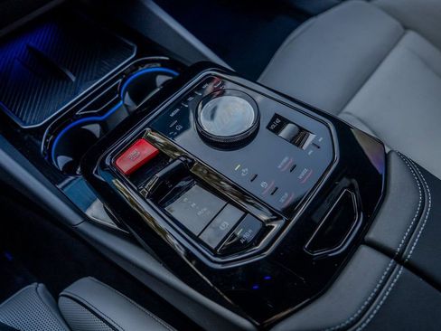 Used 2026 BMW M5 w/ Executive Package image 13