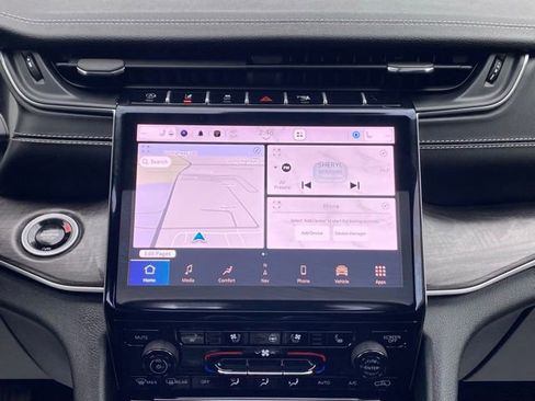 Used 2024 Jeep Grand Cherokee L Limited w/ Luxury Tech Group II image 38