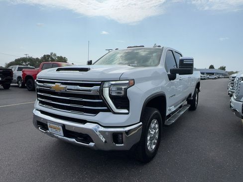 Certified 2024 Chevrolet Silverado 2500 LTZ w/ LTZ Convenience Package AWD/4WD image 8