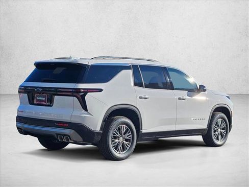 New 2026 Chevrolet Traverse LT w/ Driver Confidence Package image 2
