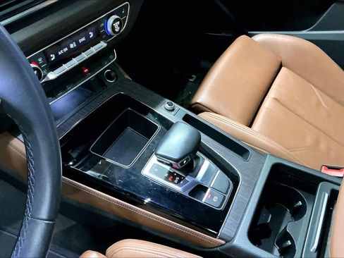 Used 2022 Audi Q5 e Premium Plus w/ Premium Plus Package image 19
