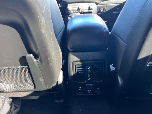 Used 2024 Dodge Durango GT image 32