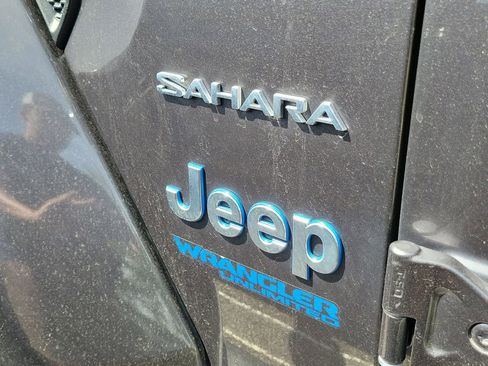 Used 2022 Jeep Wrangler Unlimited Sahara w/ Cold Weather Group image 5