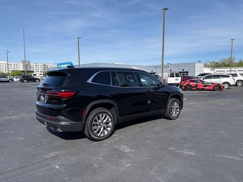 Used 2025 Buick Enclave Preferred FWD image 3