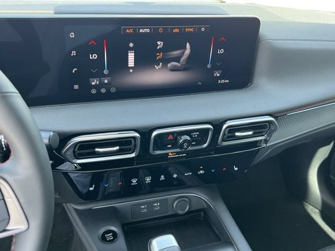 New 2026 Nissan Sentra SR FWD image 10