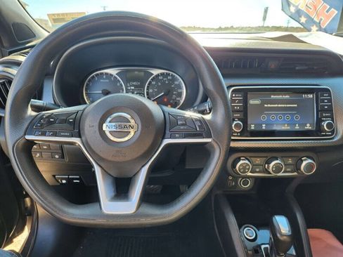 Used 2020 Nissan Kicks S image 28