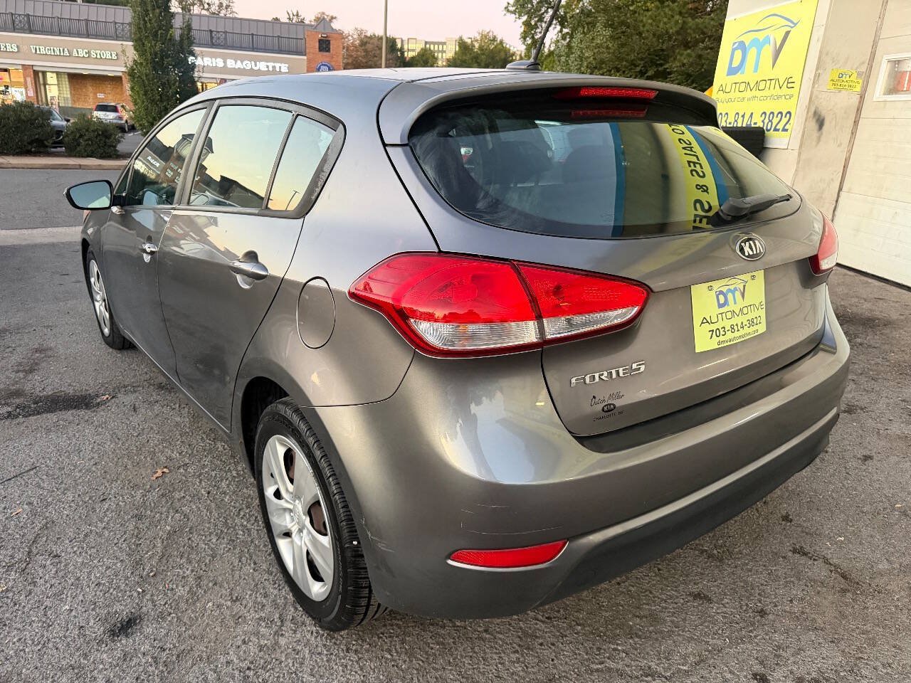 Used 2016 Kia Forte LX FWD image 4